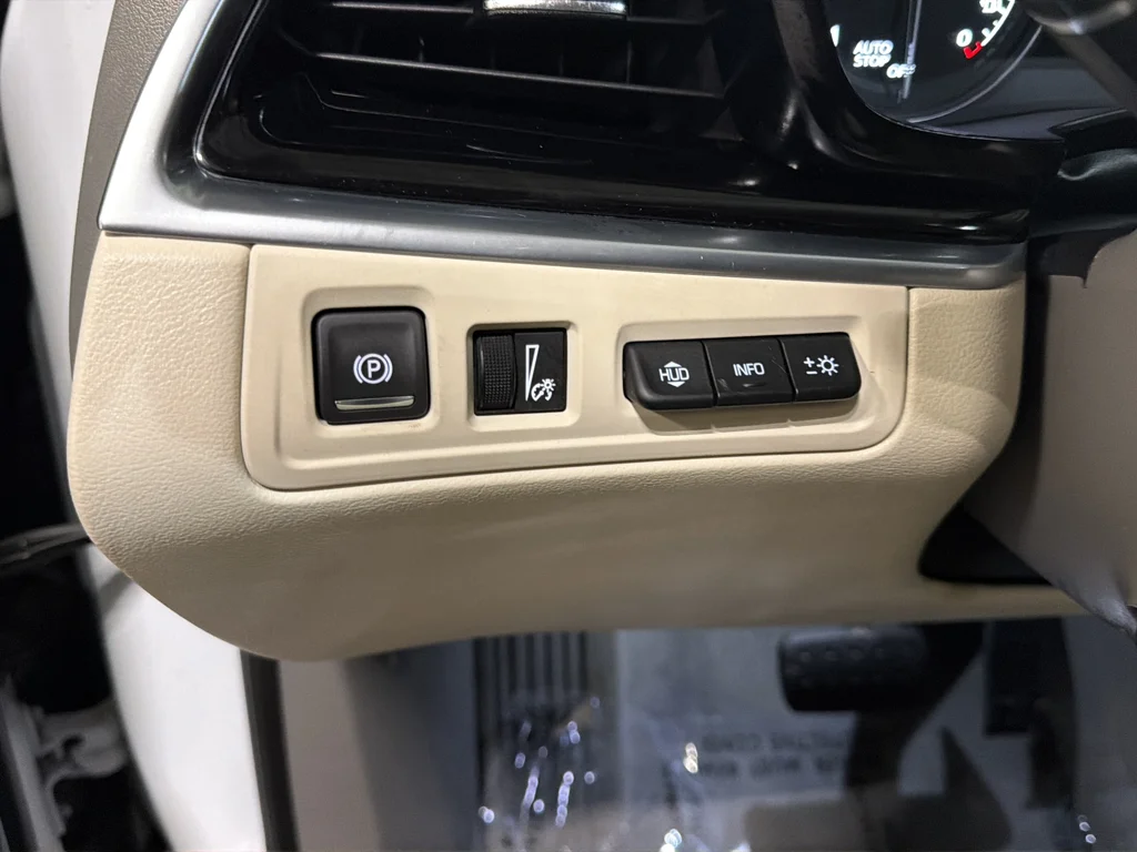 Used 2023 White Cadillac Premium Luxury image 18