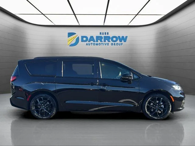 2026 Chrysler Pacifica Limited - Photo 7
