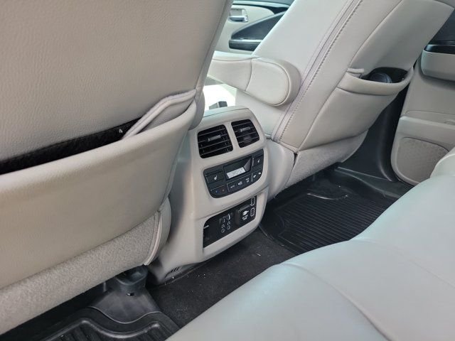 Used 2019 Modern Steel Metallic Honda Touring image 14