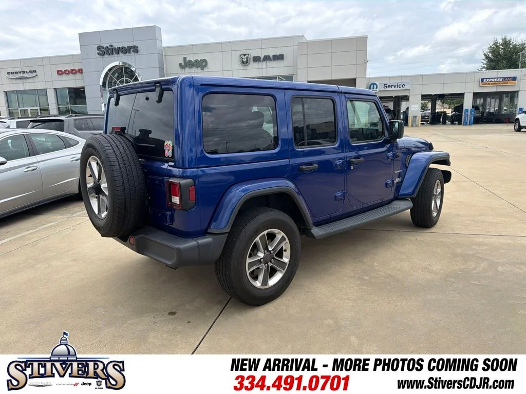 Used 2018 Blue Jeep Unlimited Sahara image 10