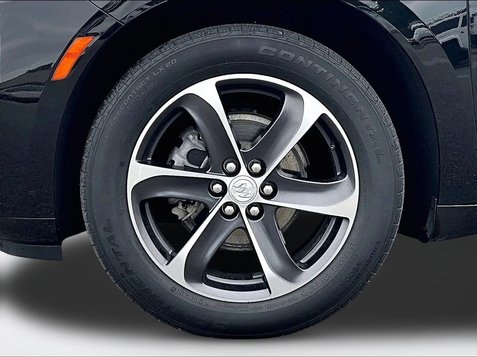 Used 2022 Black Buick Essence image 10