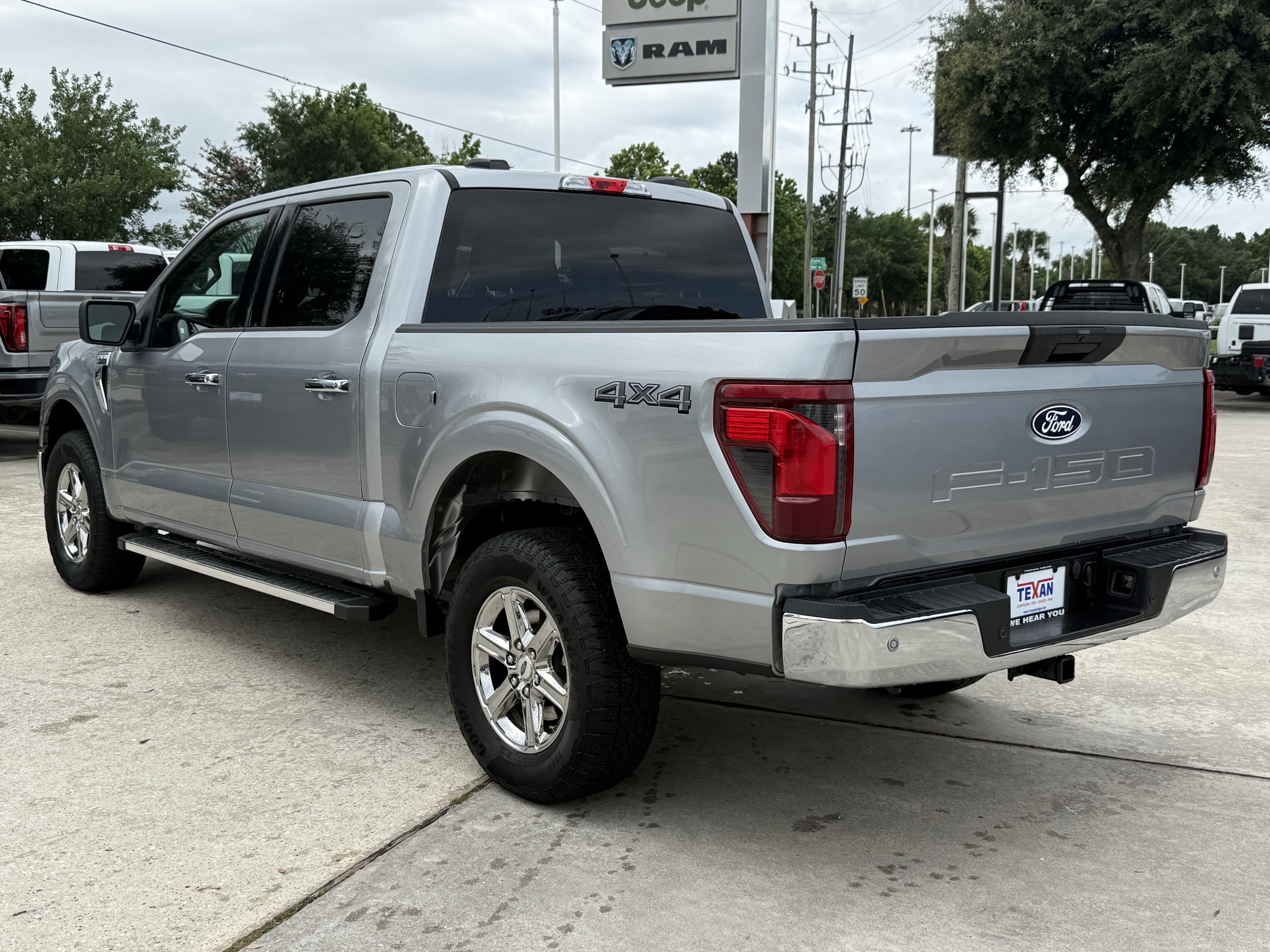 Used 2025 Silver Metallic Ford XLT image 6