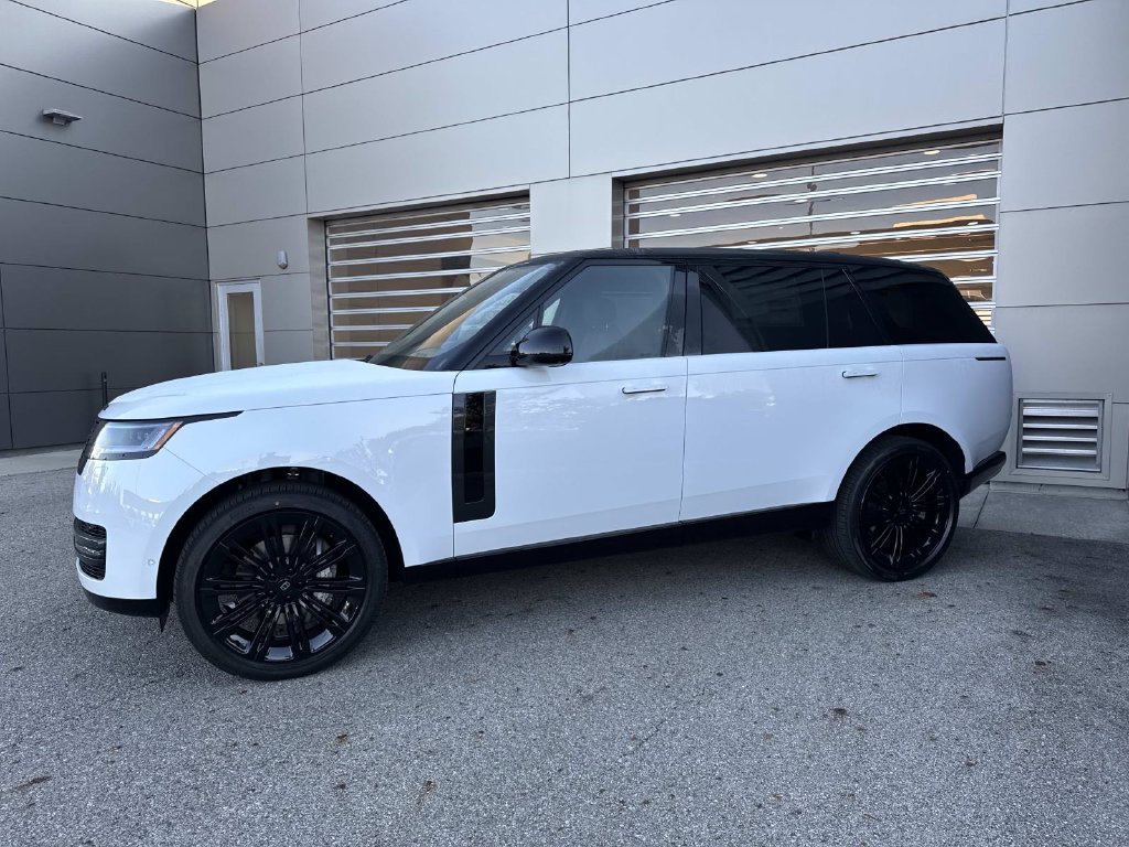 New 2027 Fuji White LAND ROVER  image 3