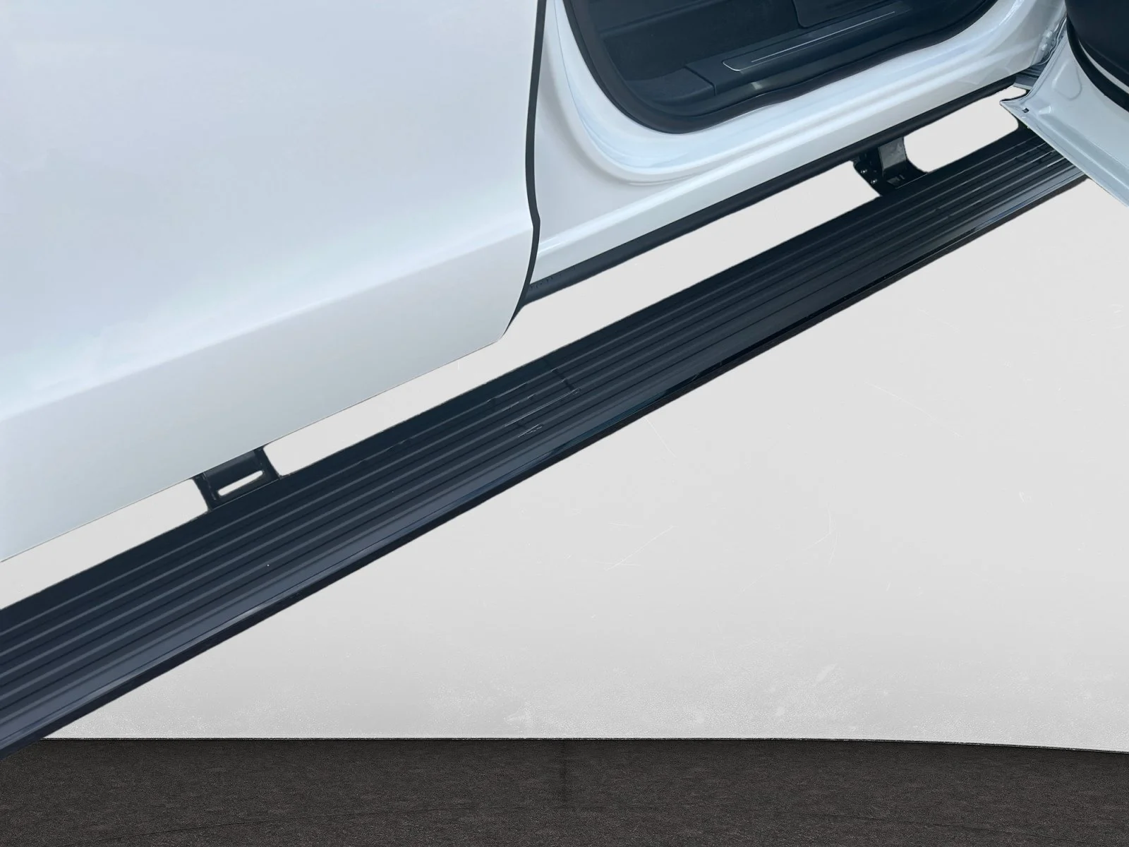 New 2027 Pristine White Metallic Tri-Coat Lincoln Reserve image 13