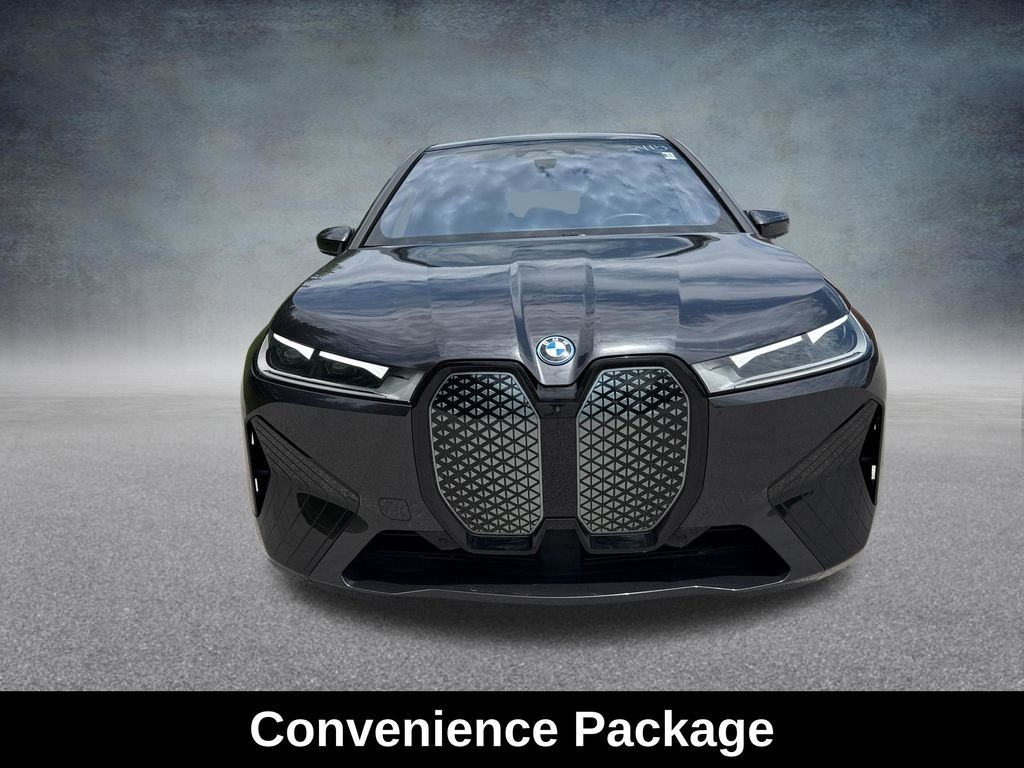Used 2025 Gray BMW xDrive50 image 10