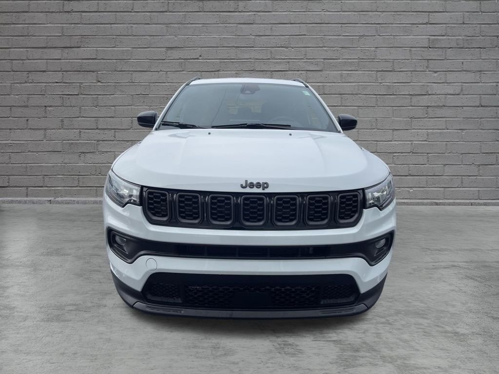 New 2026 Bright White Clear-Coat Exterior Paint Jeep Latitude image 3