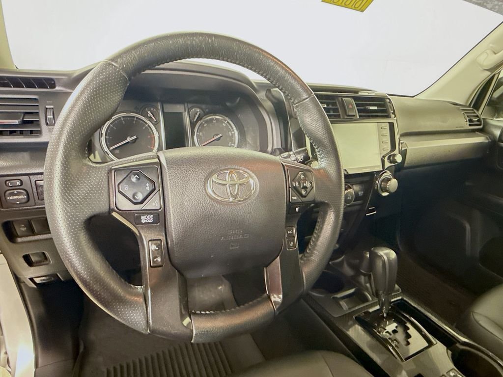 Used 2021 Classic Silver Metallic Toyota Venture image 11