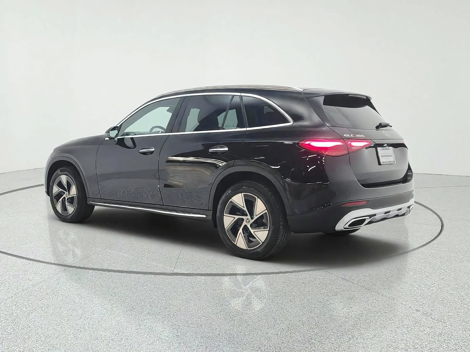 Used 2024 Black Mercedes-Benz GLC 300 SUV image 7