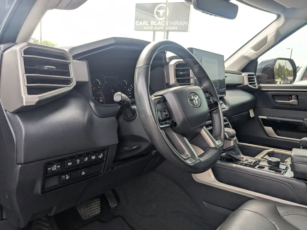 Used 2023  Toyota Limited image 13