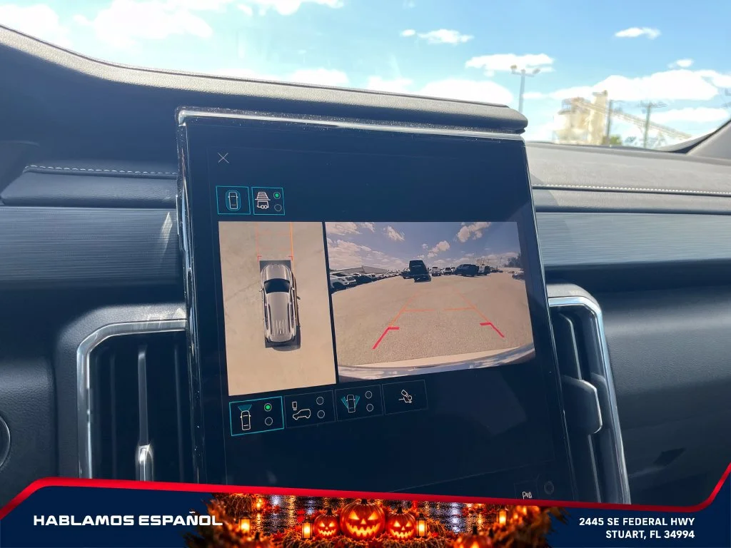 New 2026 Summit White GMC Elevation image 32