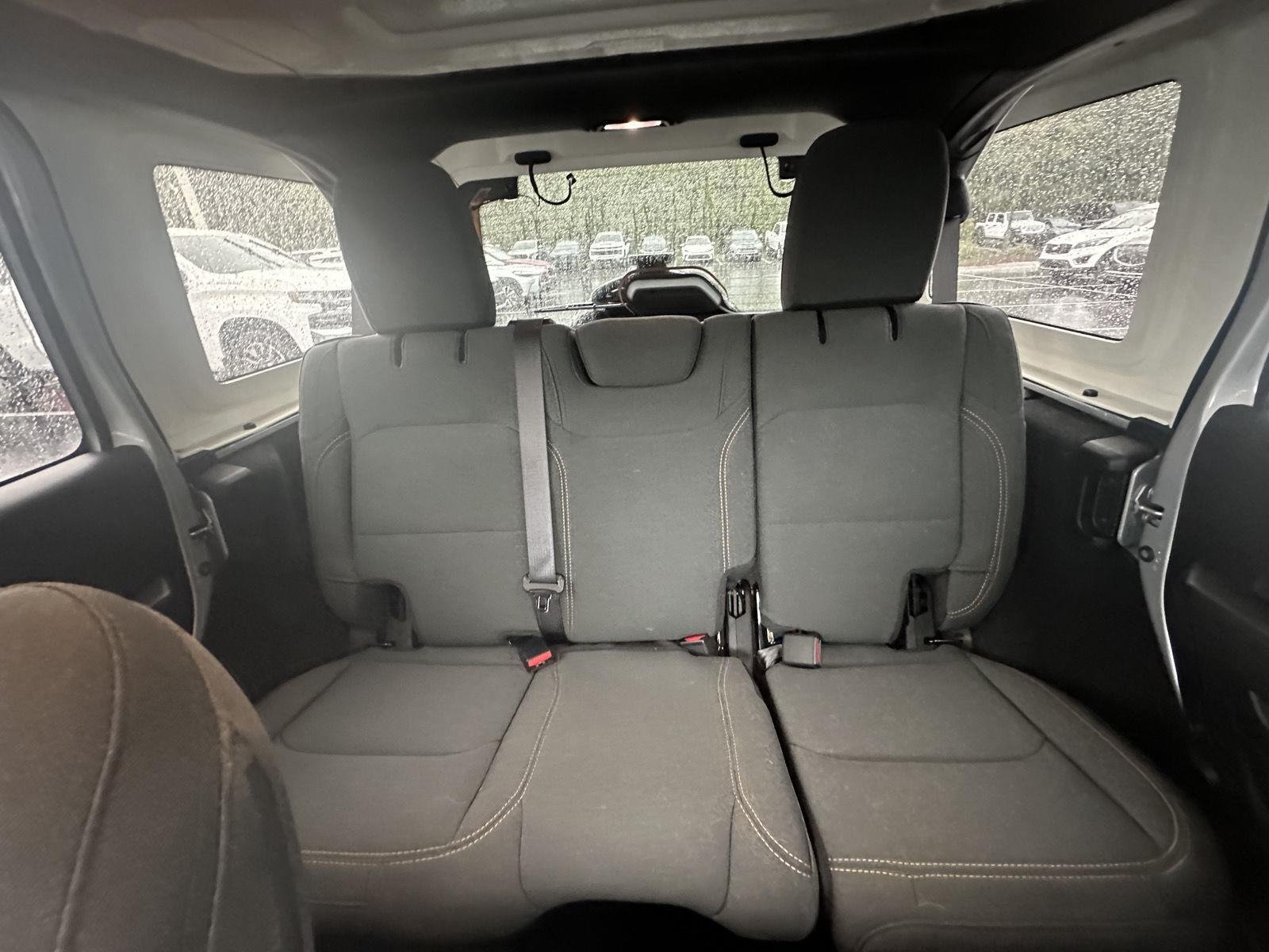 Used 2024 Silver Zynith Clearcoat Jeep Sport S image 12