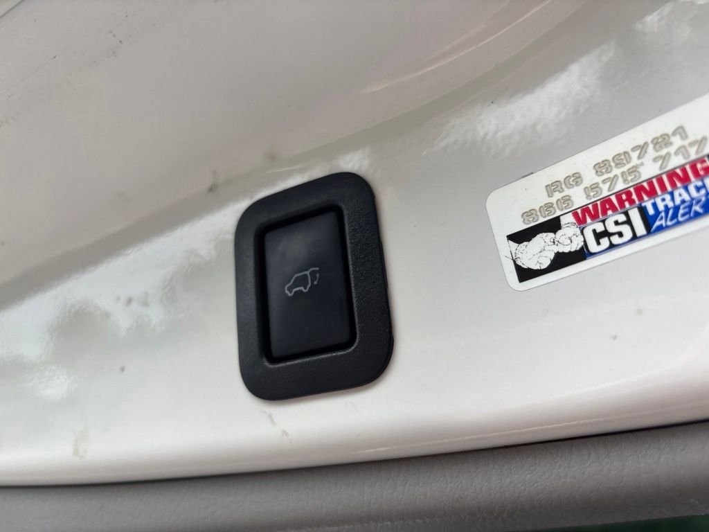 Used 2018 White Toyota LE image 15