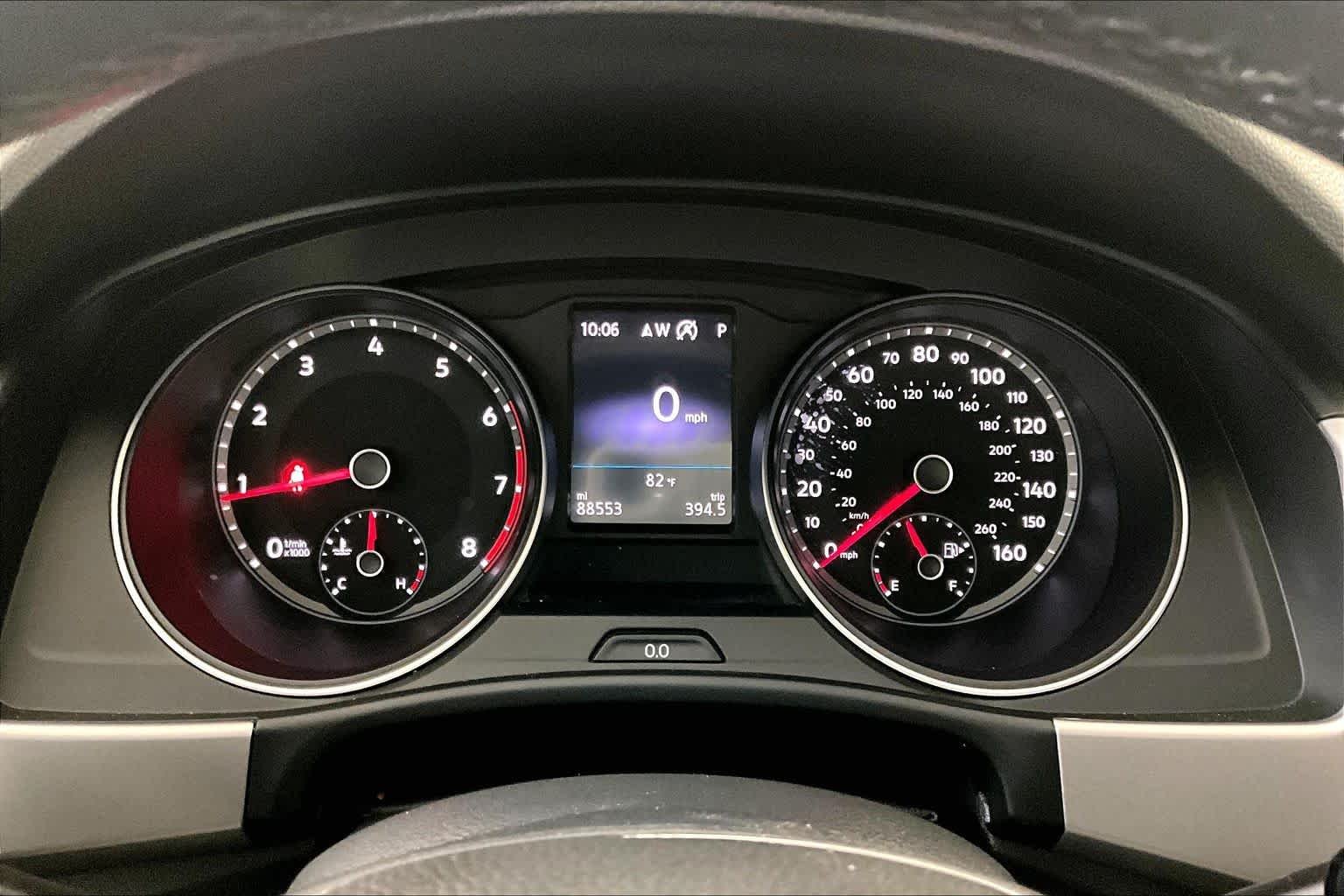 Used 2018 Platinum Gray Metallic Volkswagen 3.6L V6 SE w/Technology image 25
