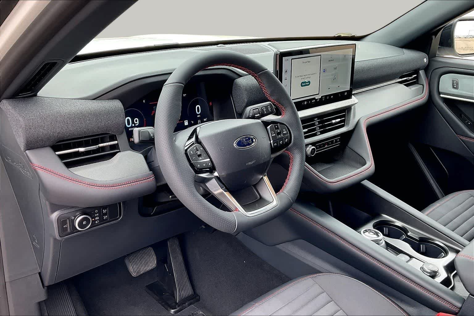 New 2026 Star White Metallic Tri-Coat Ford ST-Line image 8