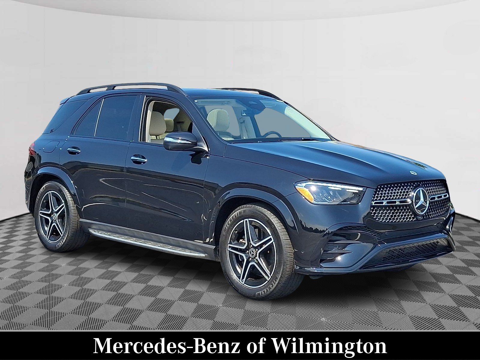 Certified Used 2026 Black - 040 Mercedes-Benz 4MATIC® image 1