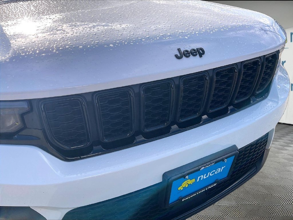 Used 2023 Bright White Clearcoat Jeep Altitude X image 28
