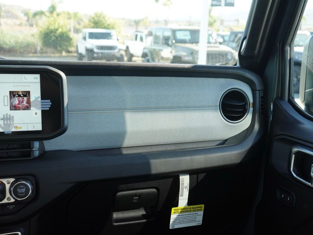 New 2026 Anvil Clear-Coat Exterior Paint Jeep Sport S image 26