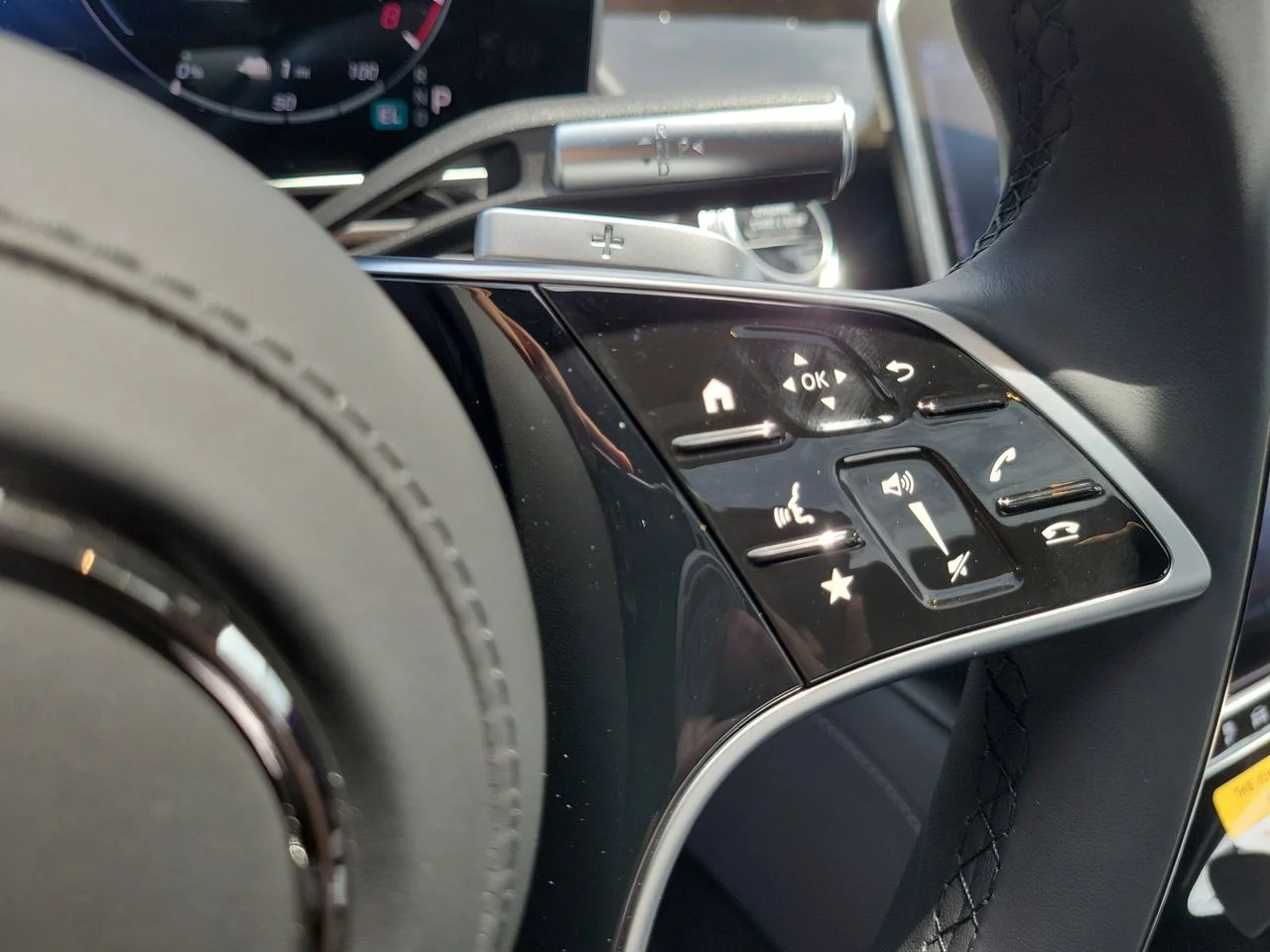 New 2026 MANUFAKTUR Moonlight White Metallic Mercedes-Benz S 580 image 30
