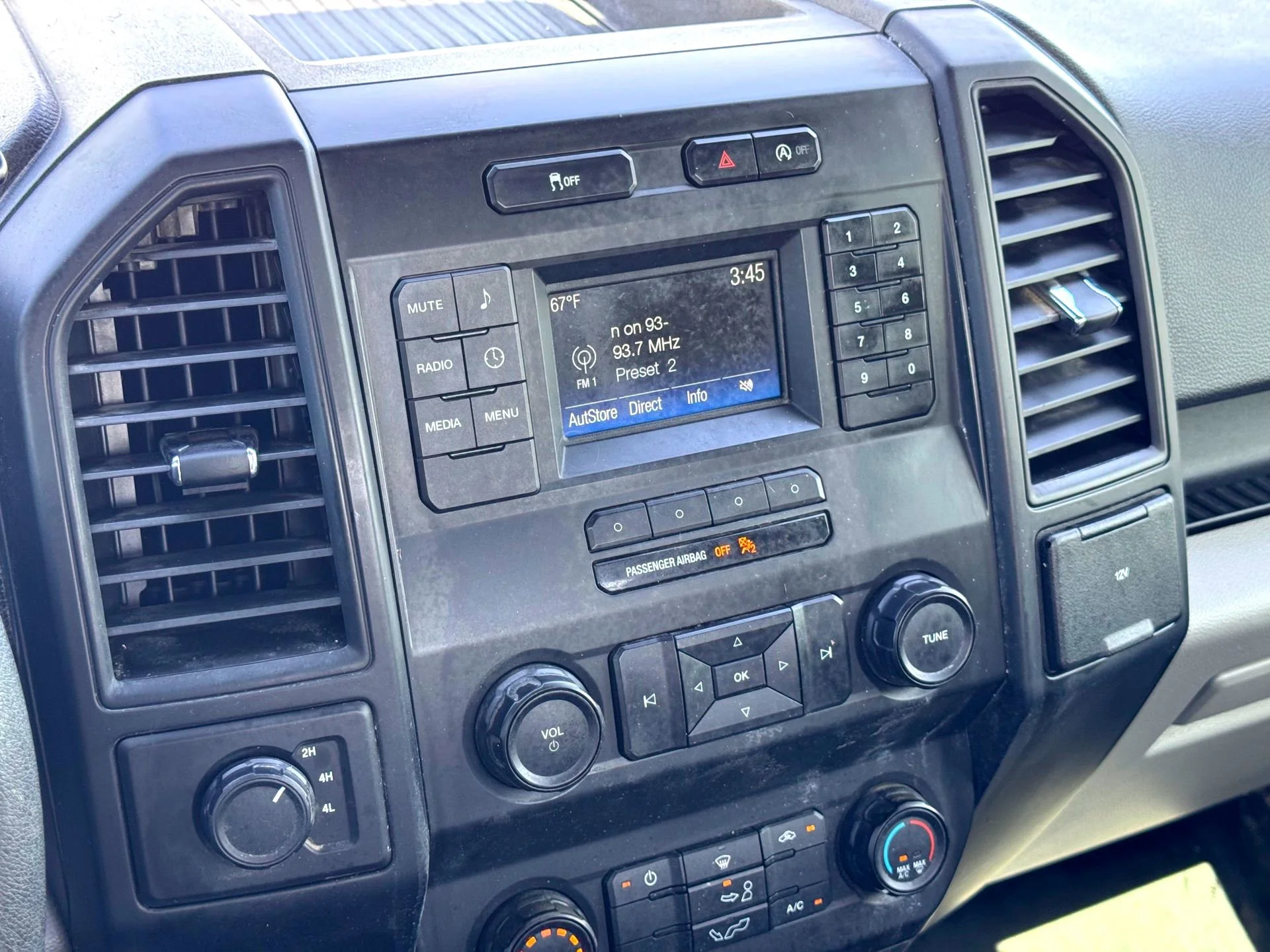 Used 2018  Ford XL image 20
