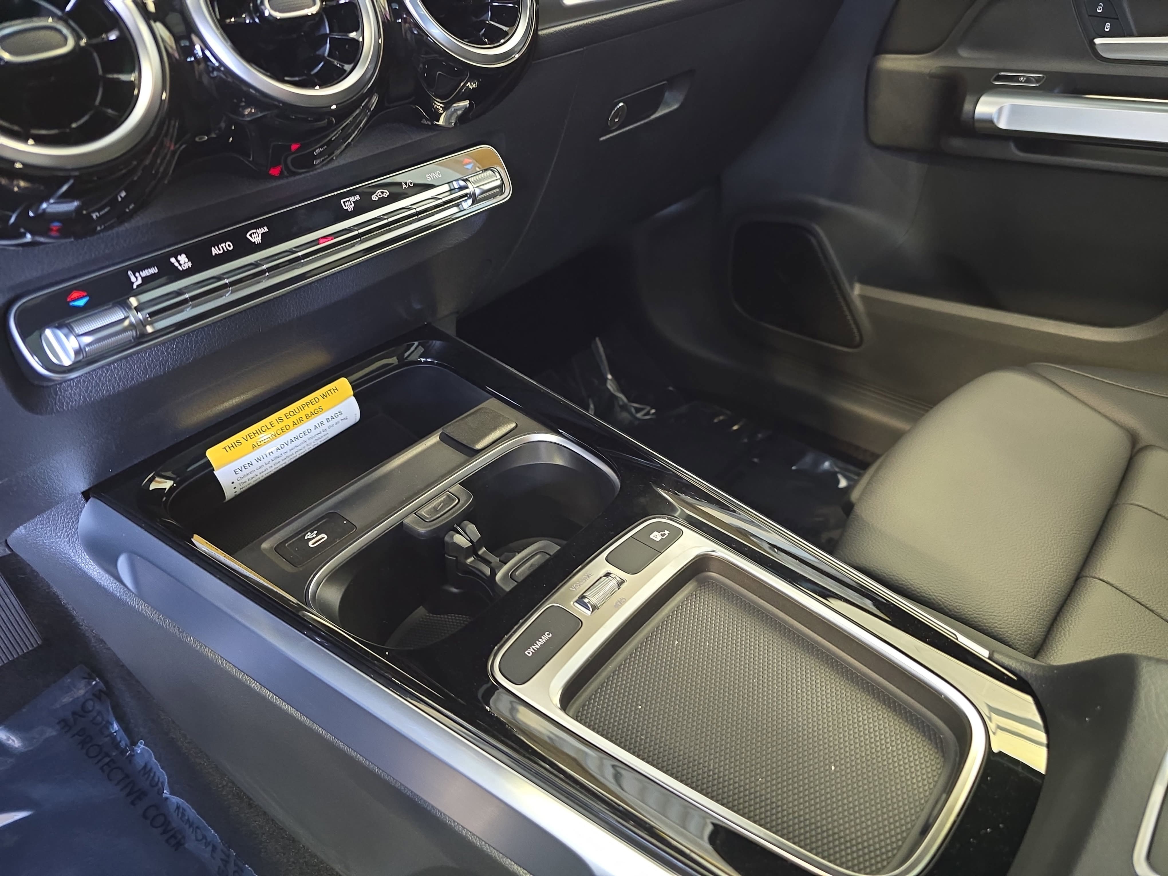 New 2026 Polar White Mercedes-Benz GLB250 image 25