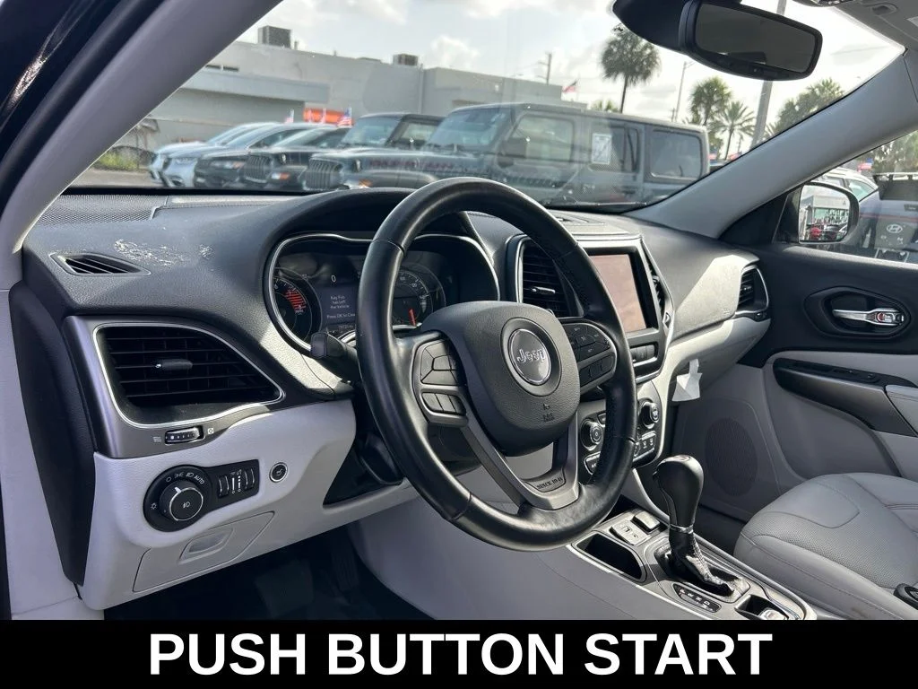 Certified Used 2021 Black Jeep Latitude Lux image 12