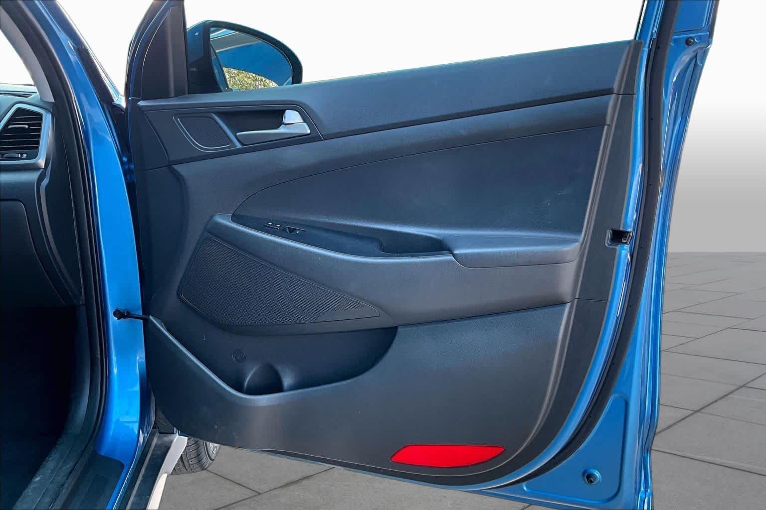 Used 2018 Caribbean Blue Hyundai SEL image 19