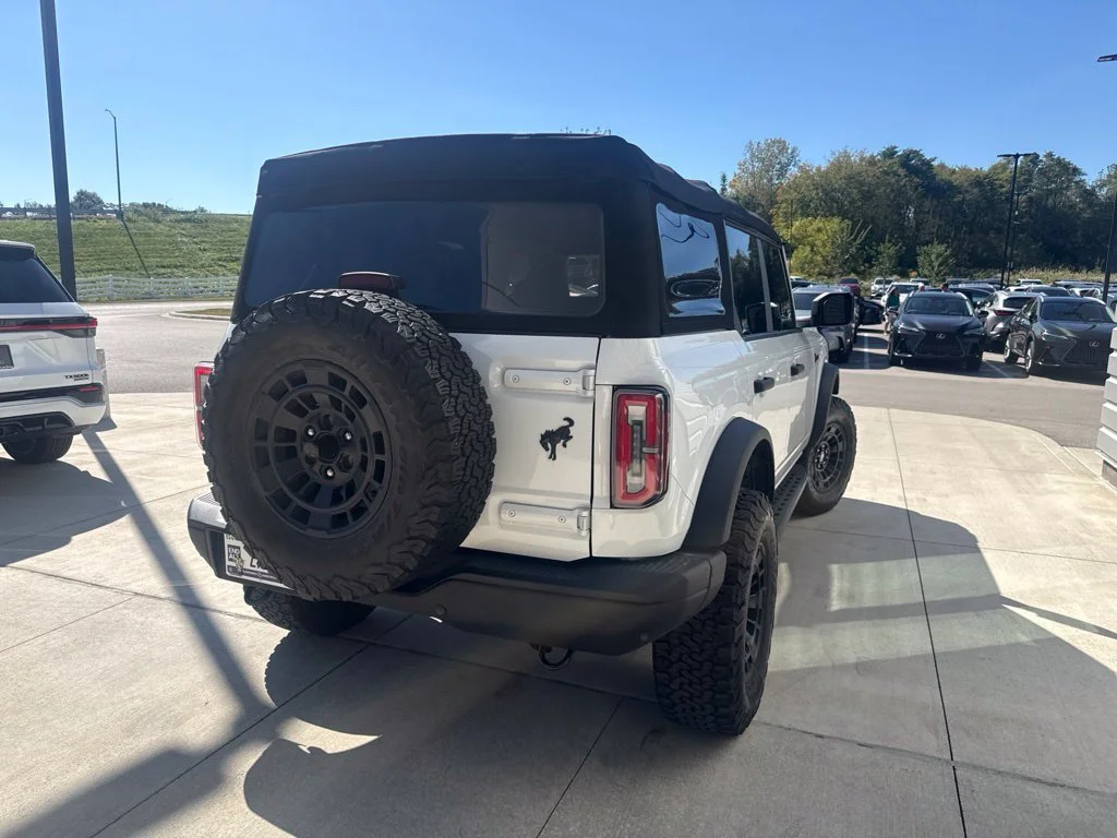 Used 2022 Oxford White Ford Badlands image 5