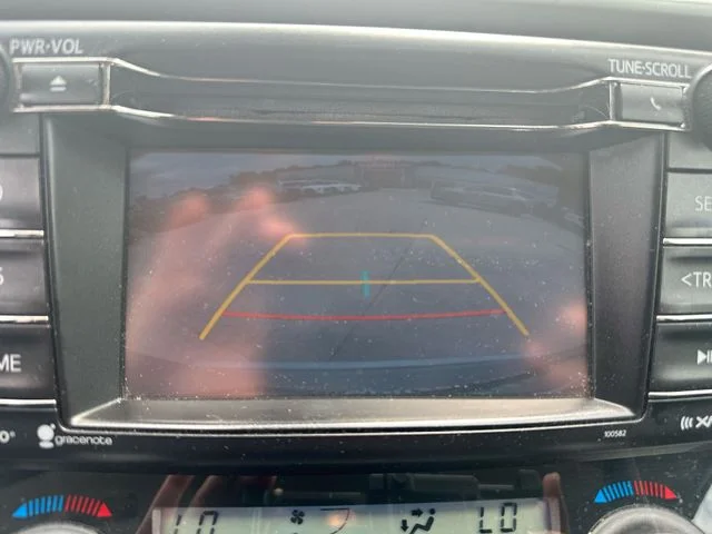Used 2018 Silver Toyota XLE image 16