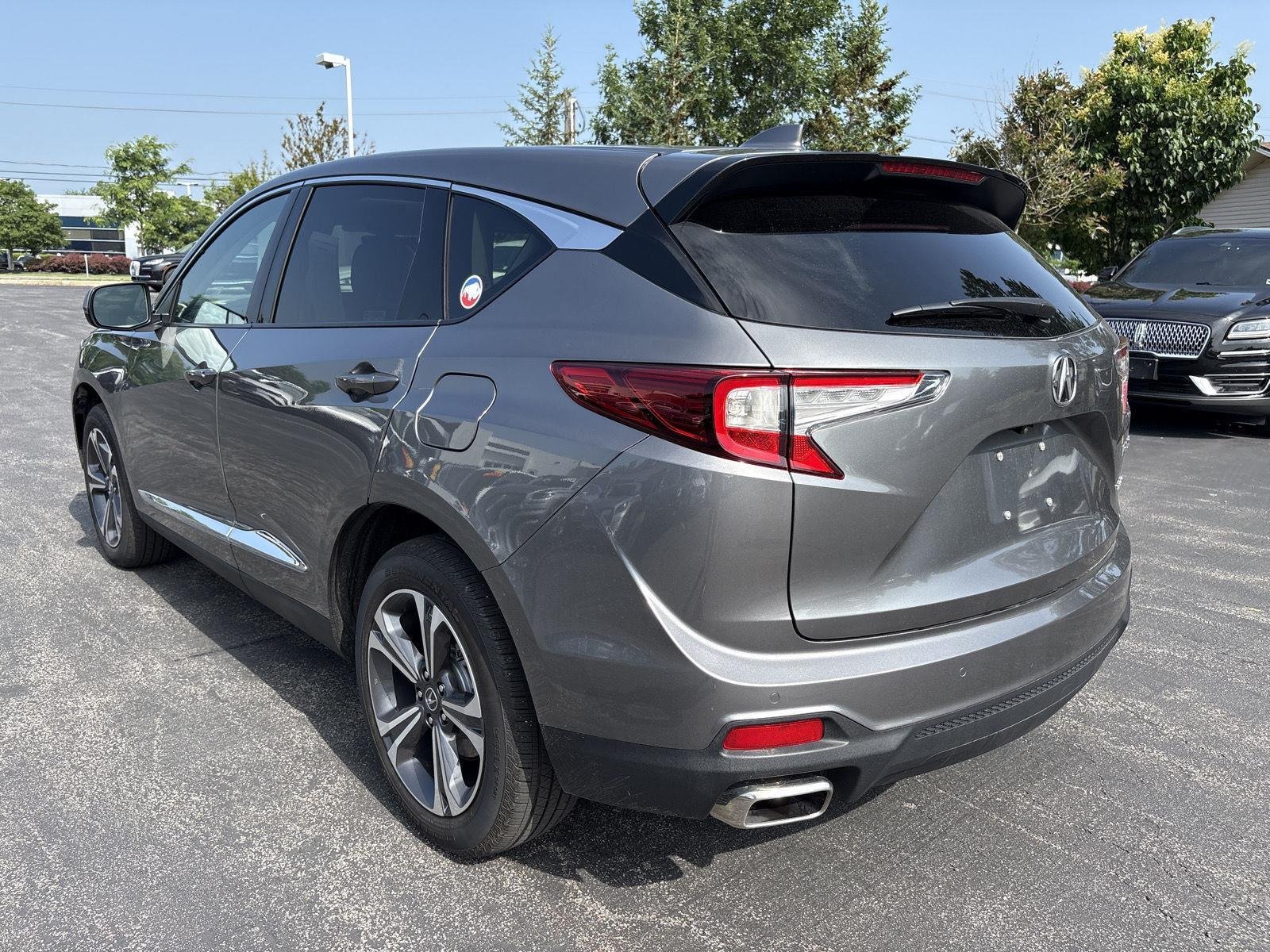 Used 2024 Liquid Carbon Metallic Acura w/Advance Package image 17