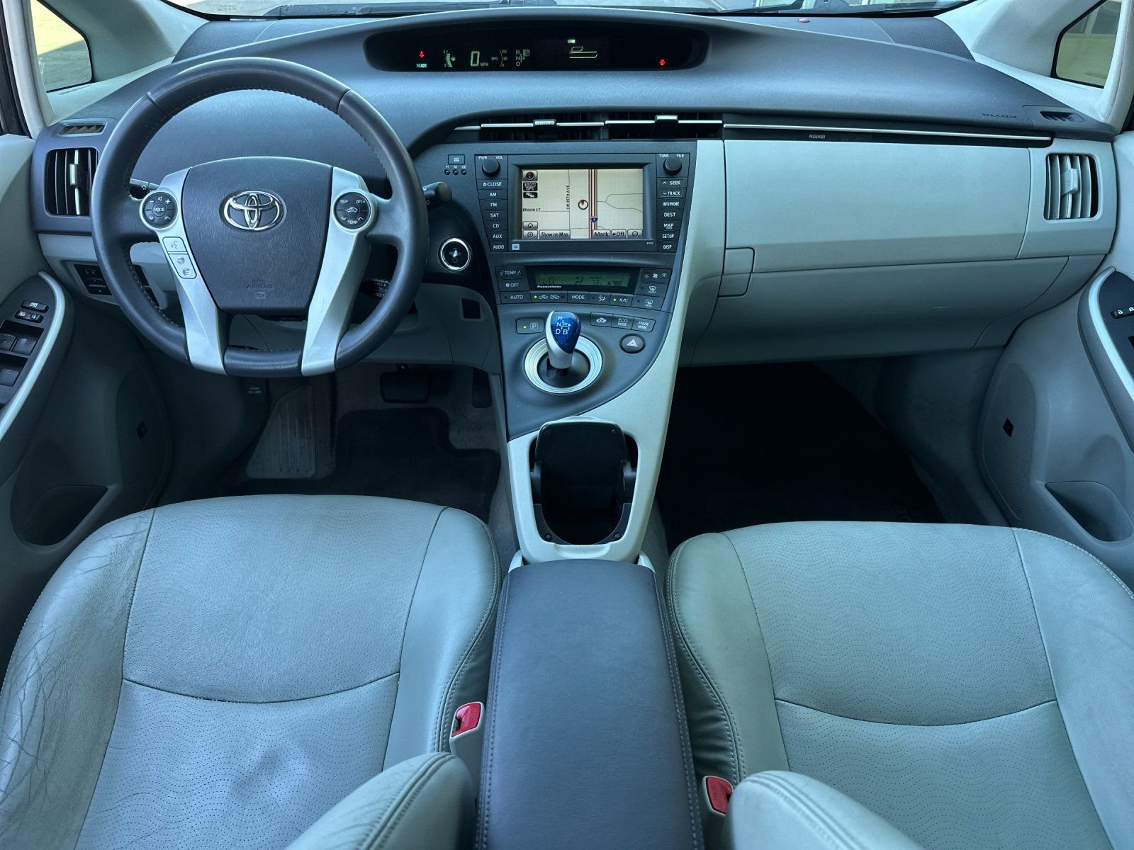Used 2010 Classic Silver Metallic Toyota I image 12