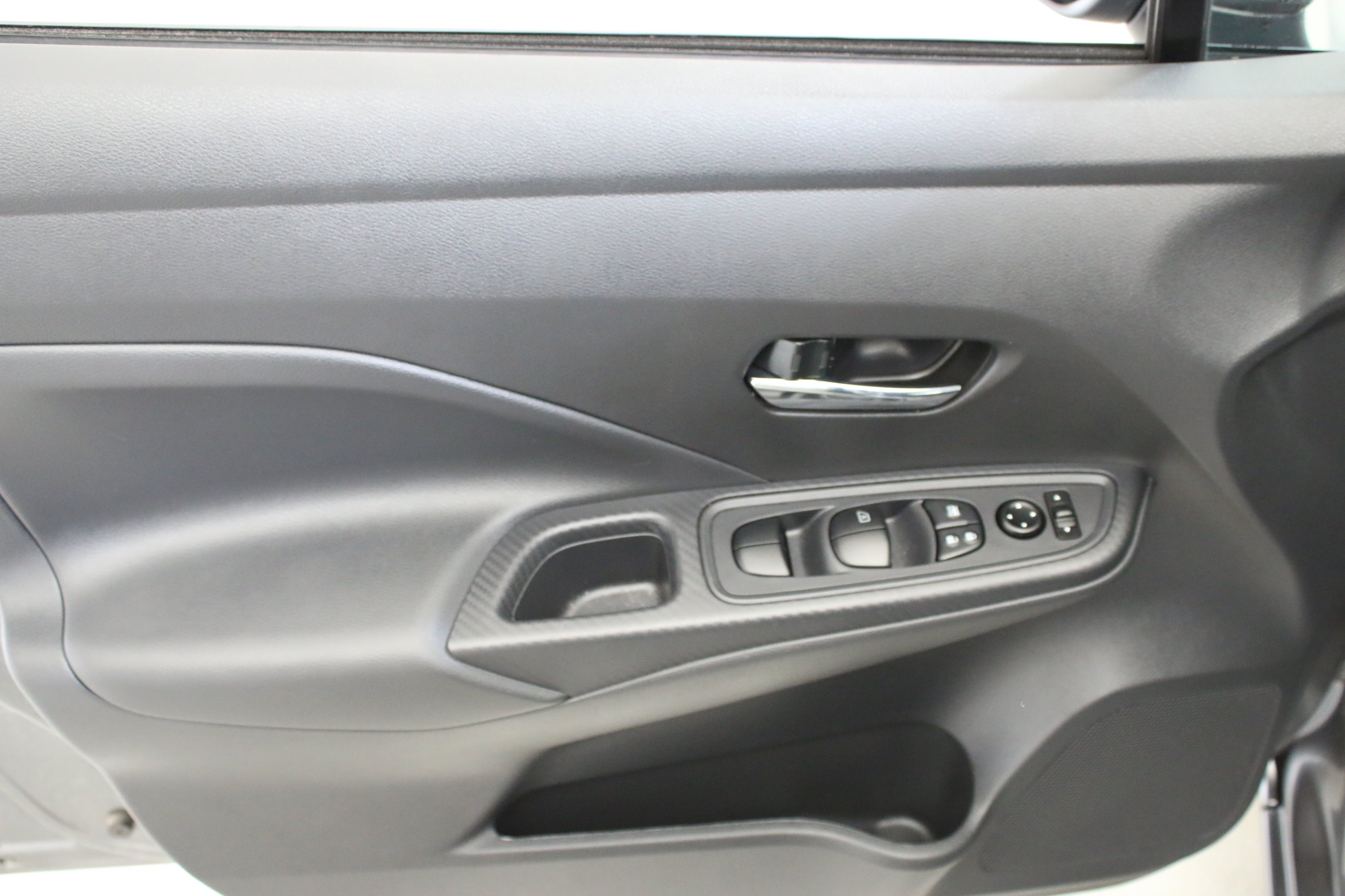 Used 2025 Gray Nissan 1.6 SV image 19