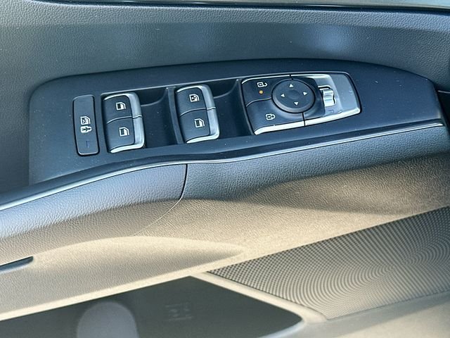 Used 2026 Sand Kia EX image 18
