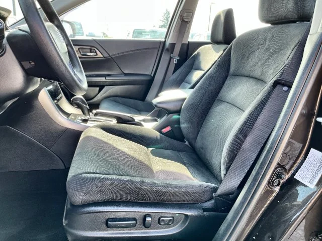 Used 2016  Honda EX image 22