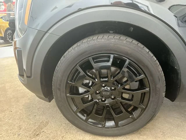 Used 2021 Black Kia EX image 21