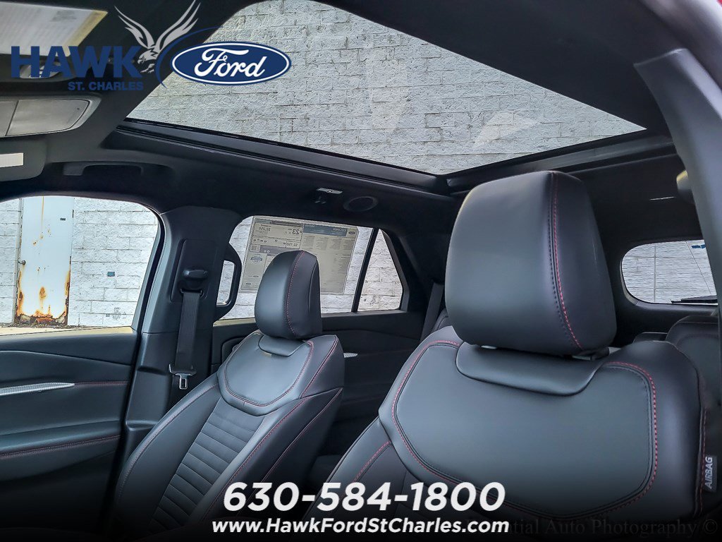 New 2026 Rapid Red Metallic Tinted Clearcoat Ford ST-Line image 9