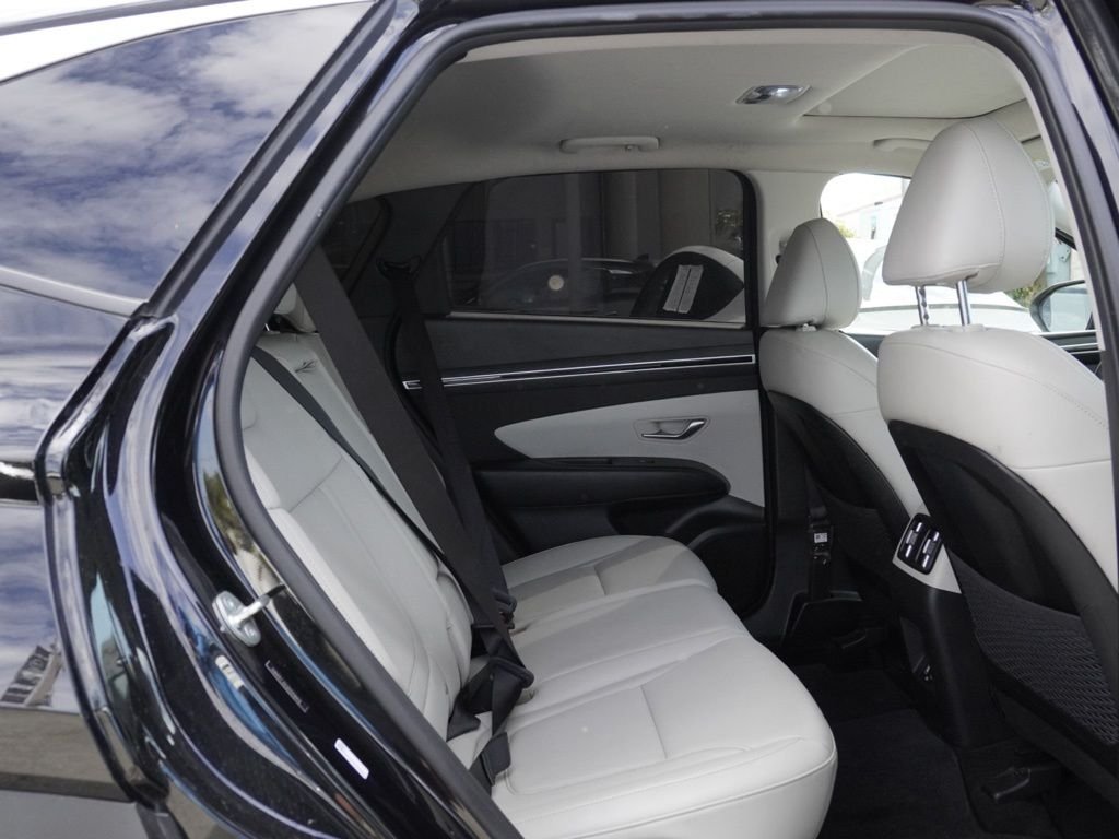 Used 2023 Black Hyundai SEL image 16