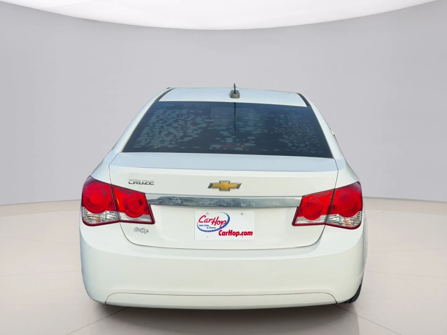Used 2015 White Chevrolet L image 4