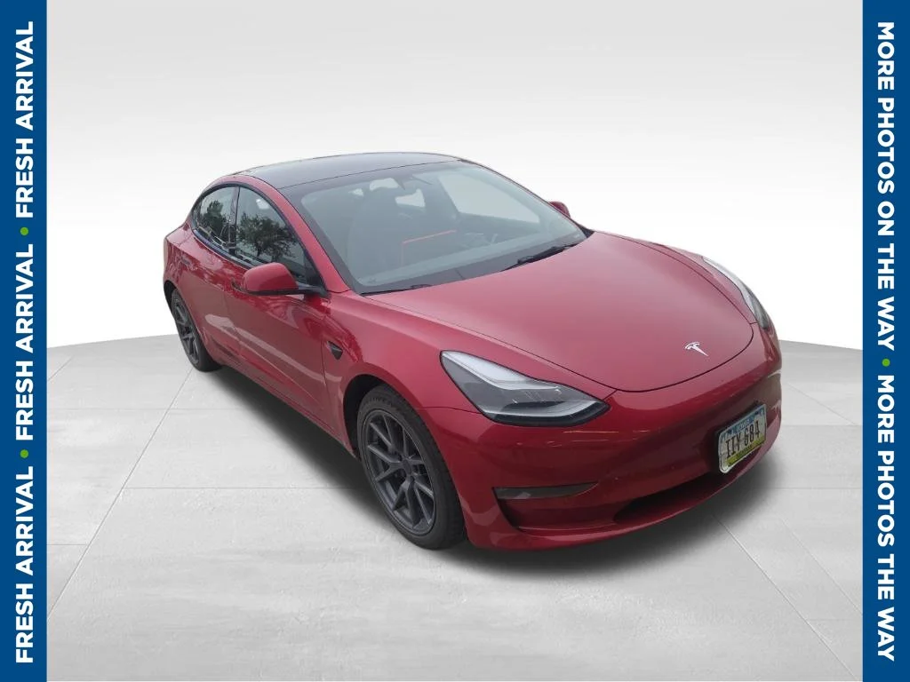 Used 2022 Red Tesla Long Range image 1