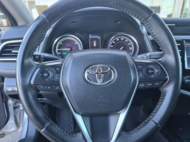 Used 2018 Silver Toyota SE image 20
