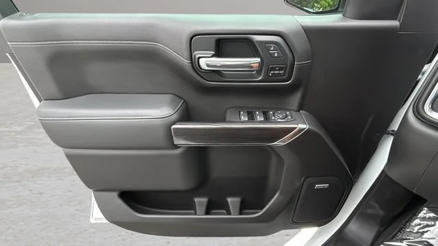 Used 2020 SUMMIT WHITE Chevrolet LTZ image 17