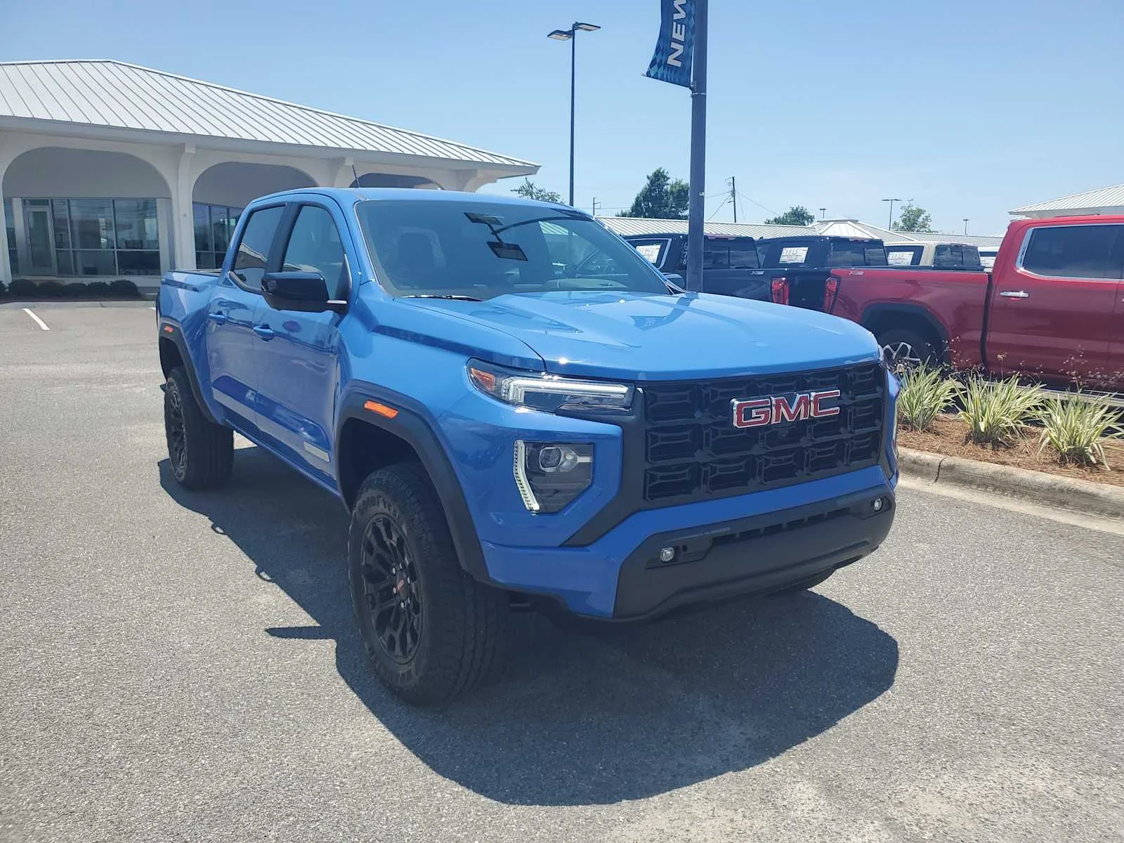 New 2026 Rapids Metallic GMC Elevation image 32