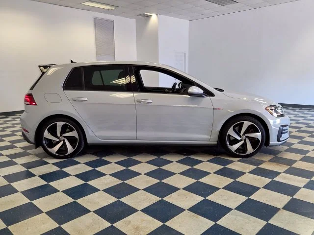 Used 2019  Volkswagen 2.0T SE image 9