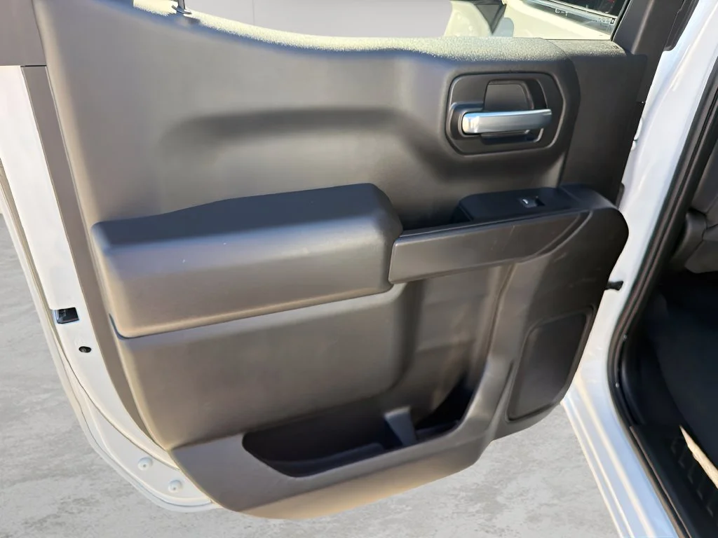 Used 2022 Summit White Chevrolet Custom image 12