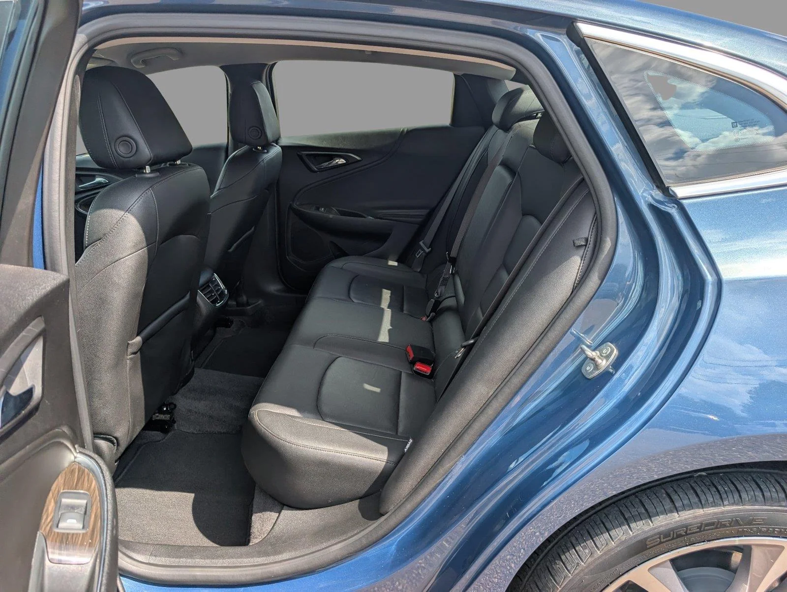 Used 2024 Lakeshore Blue Metallic Chevrolet 2LT image 31