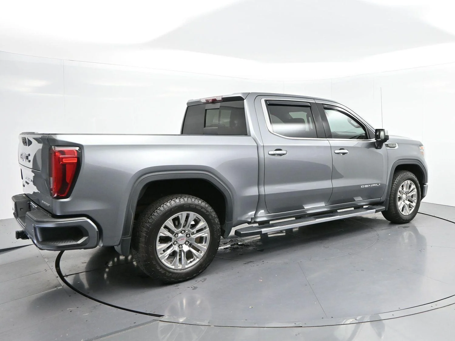Used 2020 SATIN STEEL METALLIC GMC Denali image 7