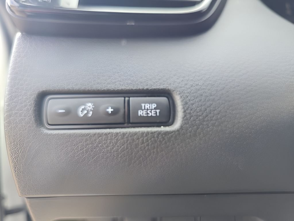 Used 2022 White Nissan SV image 15