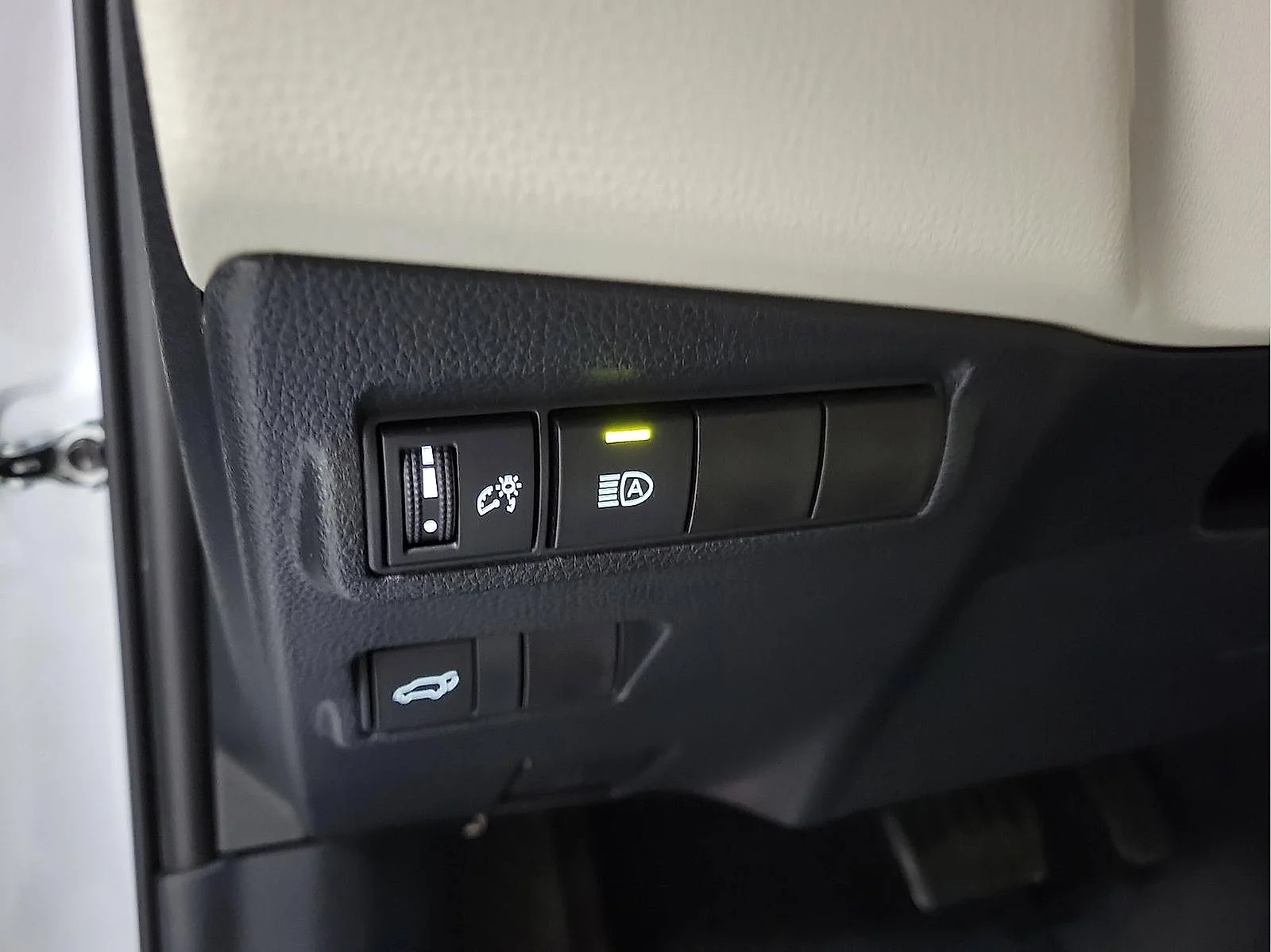 Certified Used 2023 Silver Toyota XLE image 13