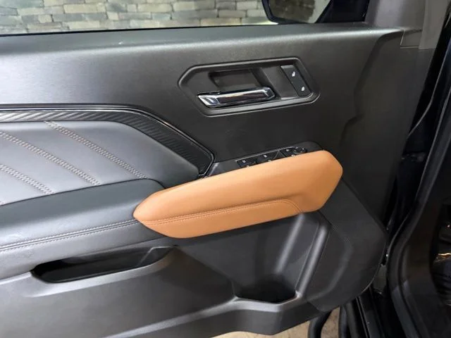 Used 2023 Onyx Black GMC AT4 image 9