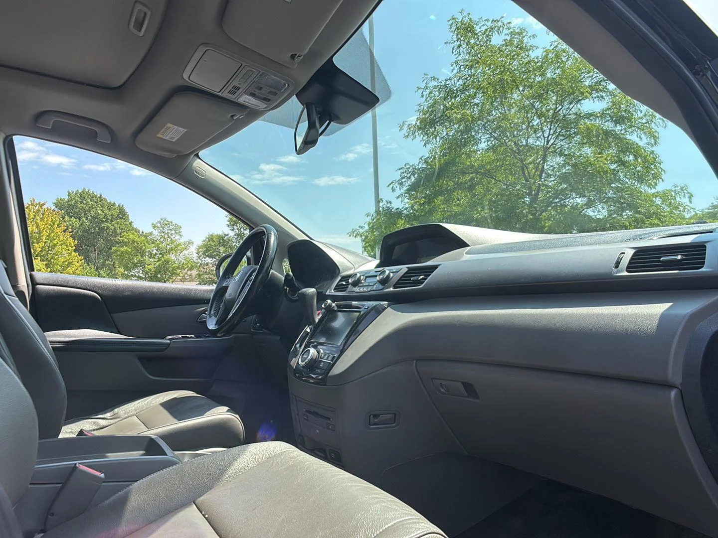 Used 2016 Crystal Black Pearl Honda Touring image 15