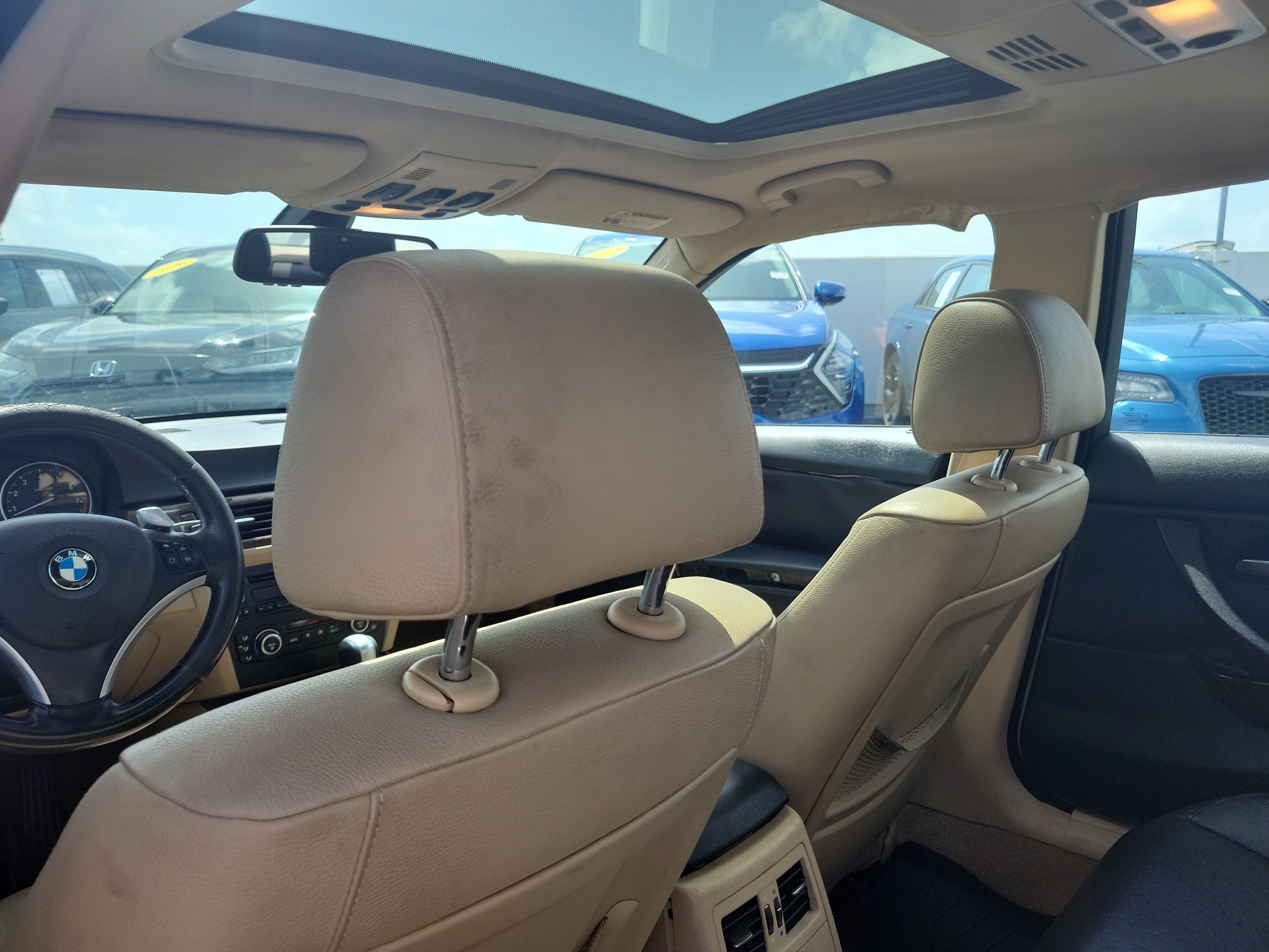 Used 2009 Alpine White BMW 335i image 12
